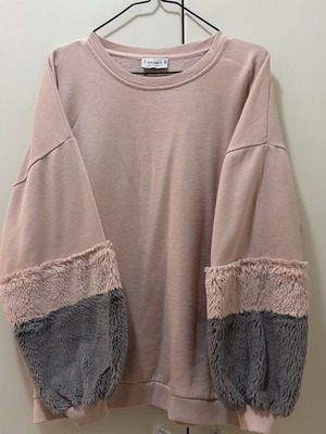 Pull & Bear sweatshirt used with two-tone sleeves and furry detail size L