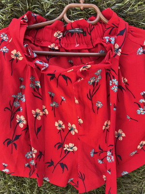 Zara summer shorts size S like new, red with belt and pockets