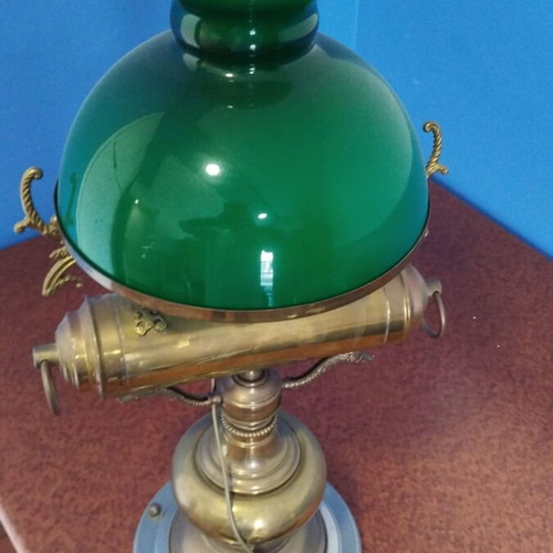 Brass table lamp with San Francisco inscription like new
