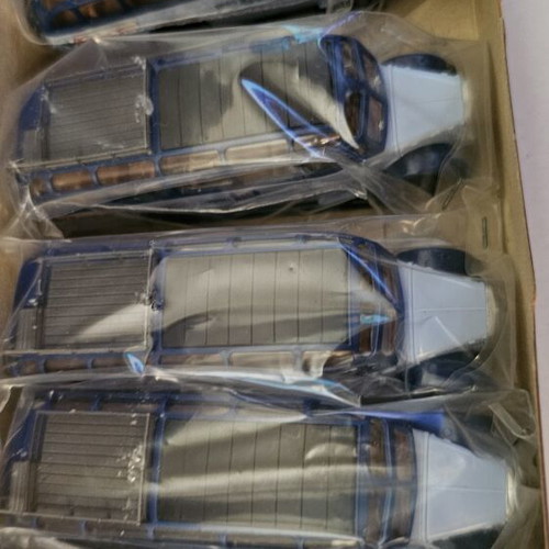 Roco Minitanks HO set of 5 collectible buses, like new