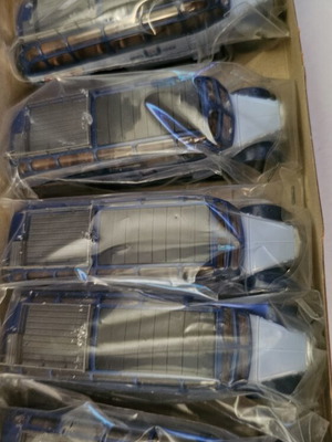 Roco Minitanks HO set of 5 collectible buses, like new