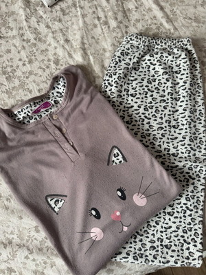 Cool pajama set like new, beige, size XL
