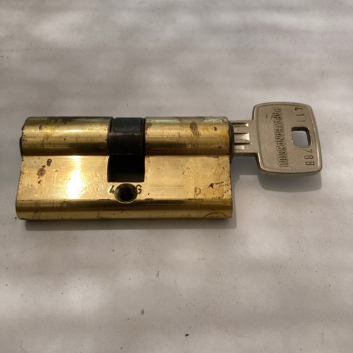 Security lock used, functional, with one key