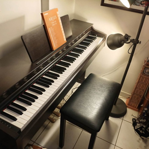 Yamaha YDP-163R Digital Piano and Rosewood Yamaha B1-R Piano Bench like new