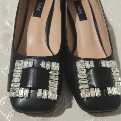 Vera Blunk black pumps like new, size 38 with rhinestone detail