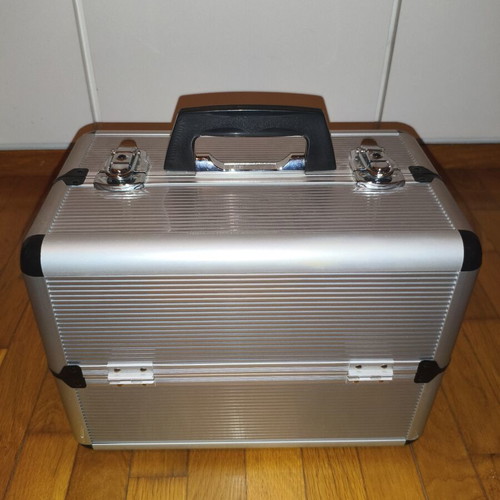 M.U.S.T Make-Up Studio Makeup Case like new