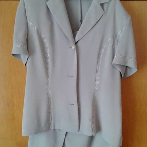 Women's suits like new, sizes 48-50, gray and blue