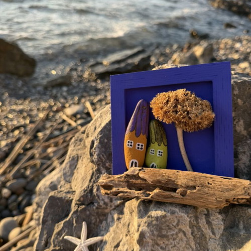 Wooden handmade frame with sea materials 11.8x11.8 cm