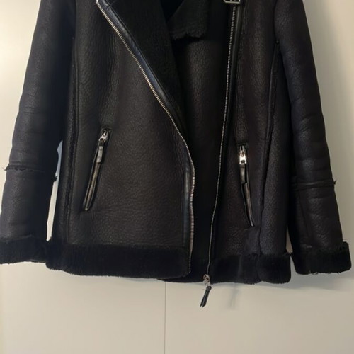 Stradivarius black jacket like new with synthetic fur lining