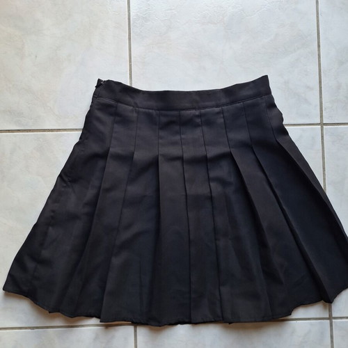 Shein mini pleated skirt like new, black, size L