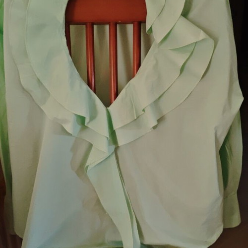 Shirt with ruffles like new, size L, green