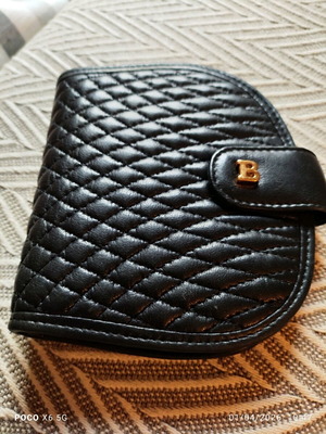 Unisex Bally soft leather wallet like new, black