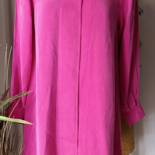 Contessa Roberta Vintage Silk Robe like new, vibrant fuchsia pink