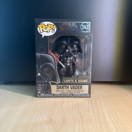 Funko Pop Darth Vader with Light and Sound 343 mint