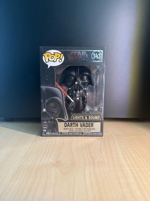 Funko Pop Darth Vader with Light and Sound 343 mint