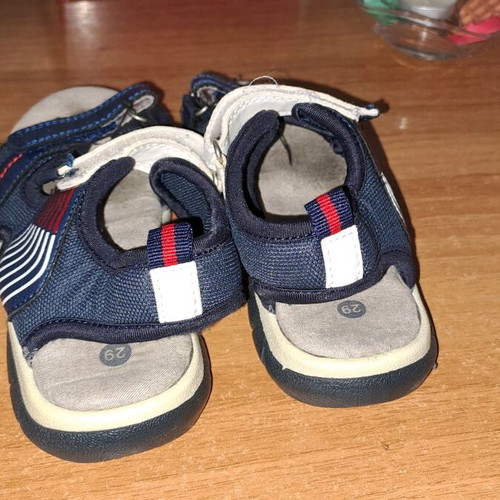 Boys' sandals used, size 29