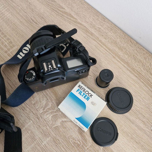 Canon EOS 1000F camera used with case