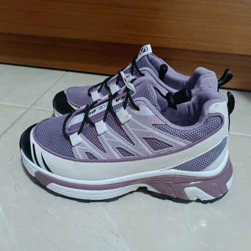 Luigi sneakers like new with adjustable laces, size 37, white and purple