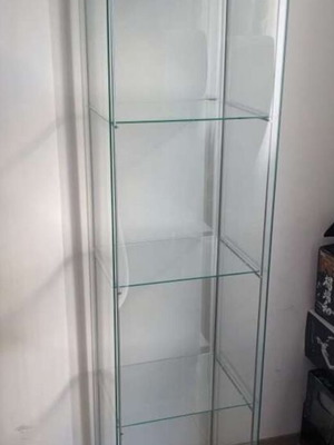 Βιτρίνα IKEA λευκή σαν καινούργιο
