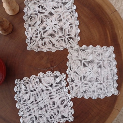 Vintage salon set 4 pcs handmade crochet, like new