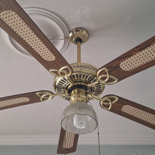 Ceiling fan lamp like new