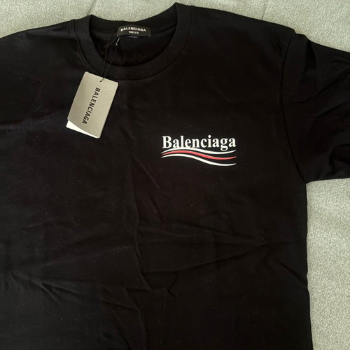 Balenciaga T-shirt black new, never worn