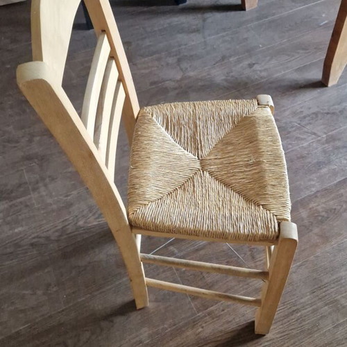 Tavern Chairs set of 4 like new, unpainted