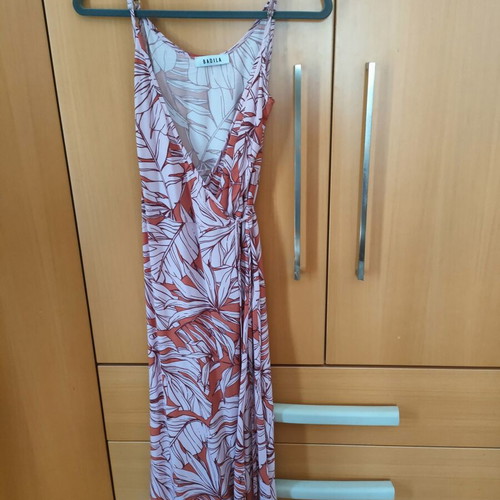 Badila wrap dress size M, like new, colorful summer style
