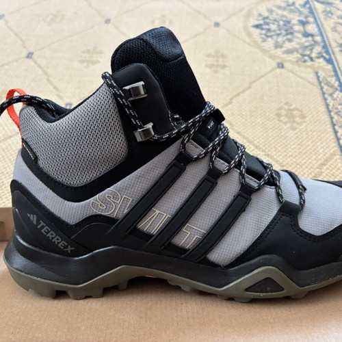 Adidas Terrex Swift R2 Mid GTX boots like new, size 43.5, grey