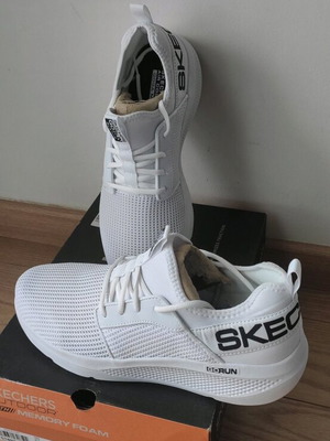 Skechers Go Run Elevate 220329/WHT white athletic shoes new size 44