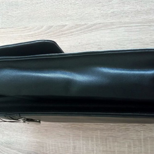 Wall Street leather briefcase hand/shoulder like new, black