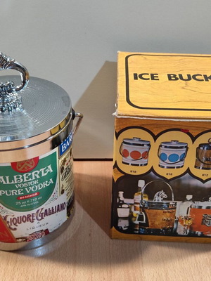 Decorative plastic ice bucket with box new