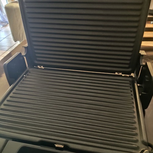 Izzy Greek Grill sandwich maker with removable plates 2100W gray
