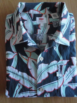 Levi's men's Hawaiian shirt size XL like new, colorful