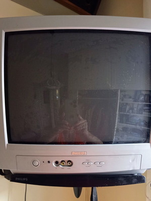 Philips CRT 17" TV used with wall mount for retro gaming