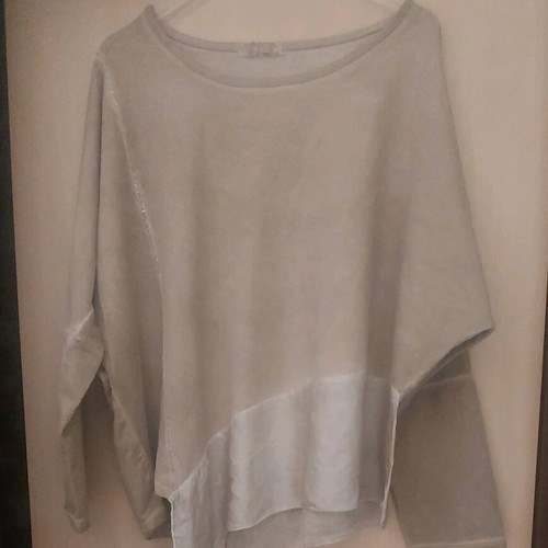 Women's blouse like new, size M, beige with asymmetrical satin detail