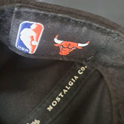 Chicago Bulls Snapback Hat authentic, like new