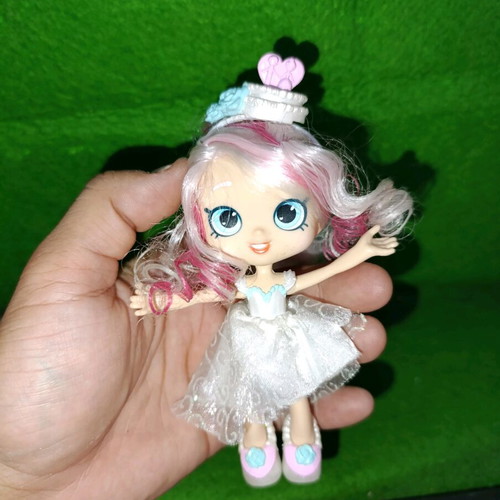 Shopkins Bridie doll used, 2017 wedding party bride figure