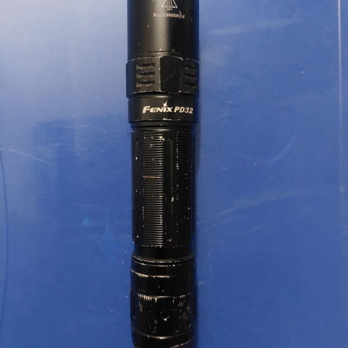 Fenix PD32 professional flashlight like new, 900 lumens
