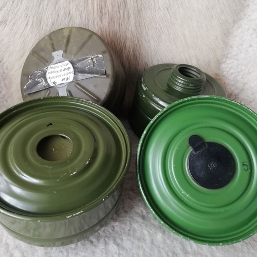 Vintage gas mask filters like new, pack of 4