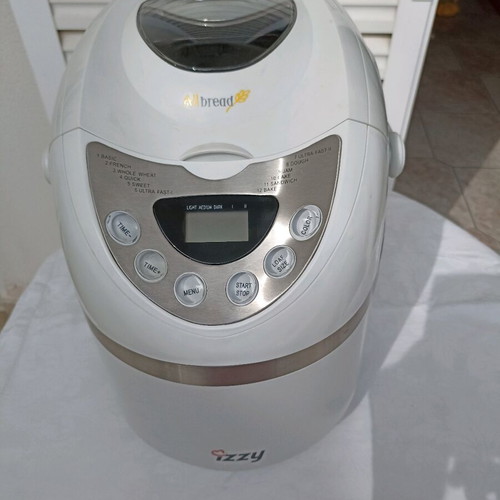 Izzy bread maker new, white