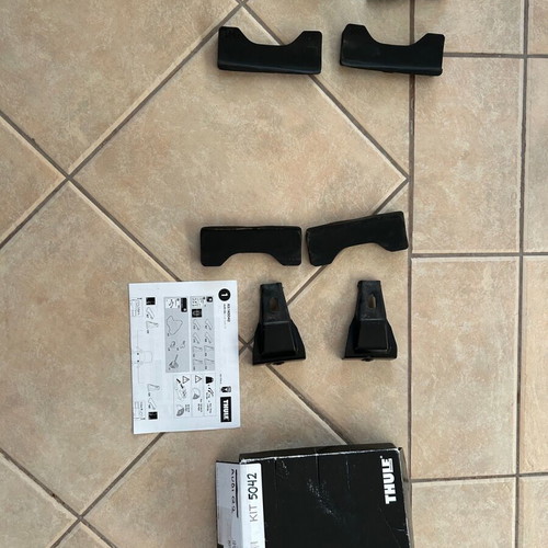Thule Wingbar Edge 104cm car roof bar with Audi Q2 kit