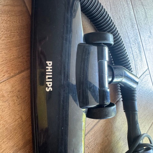 Philips 850W electric handheld vacuum like new
