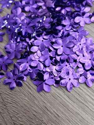 Purple Flower Sequins 30g 10mm new