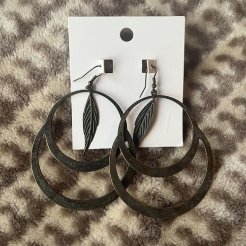 Earrings hoop bronze color like new