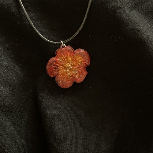 Red flower necklace, handmade from scratch