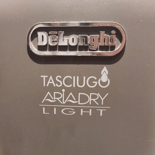 Delonghi Ariadry Light dehumidifier with ionizer, like new