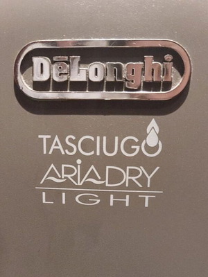 Delonghi Ariadry Light dehumidifier with ionizer, like new