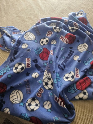 Fleece παιδική κουβέρτα σαν καινούργιο με θέμα το ποδόσφαιρο 2,00x1,30