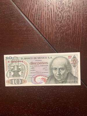 10 pesos 1977 unc aaa like new